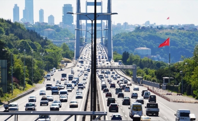 İstanbul'da kısıtlamasız ilk cumartesi gününde trafik yoğunluğu oluştu