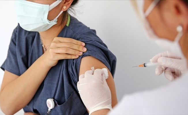Kovid-19'la mücadele kapsamında uygulanan aşı miktarı 31 milyon 405 bin 203 doza ulaştı