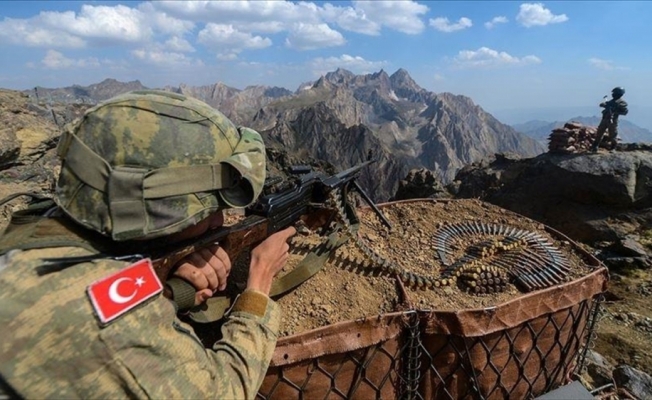 Terör örgütü PKK'dan kaçan 5 terörist güvenlik güçlerine teslim oldu