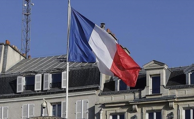 Fransa’da Ulusal Meclis tartışmalı Kovid-19’la mücadele yasa tasarısını kabul etti