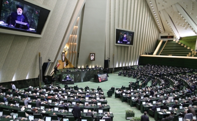 İranlı milletvekilleri, yeni kabine listesinde kadınlara ve Sünnilere yer verilmemesini eleştirdi