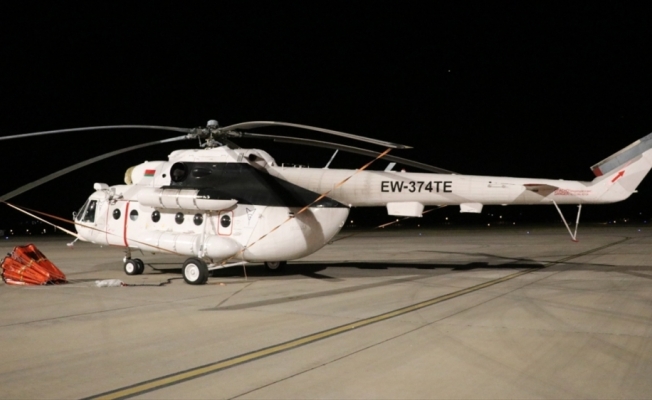 Isparta'daki orman yangınına gece görüşlü helikopterlerle müdahale ediliyor