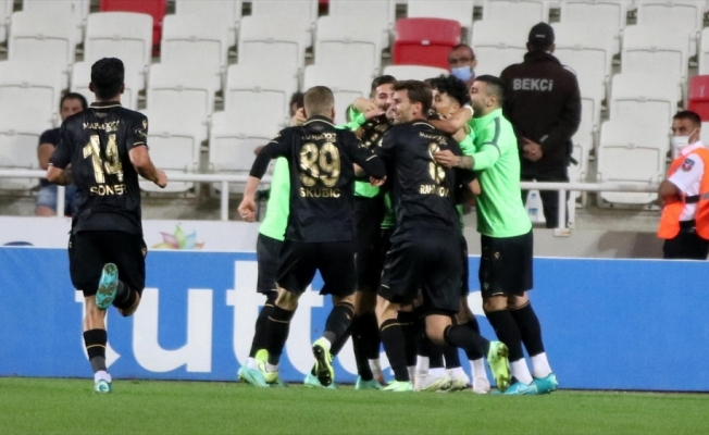 İttifak Holding Konyaspor, Sivasspor engelini tek golle geçti