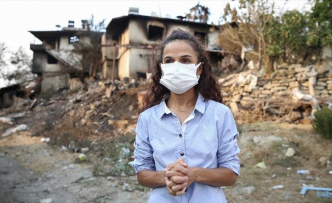 Şehit orman işçisinin kızı Manavgat'taki yangın alanında gönüllere dokunuyor