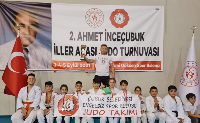 Çubuk Belediyesi Engelsiz Spor Kulübü, Çankırı'daki judo turnuvasında birinci oldu