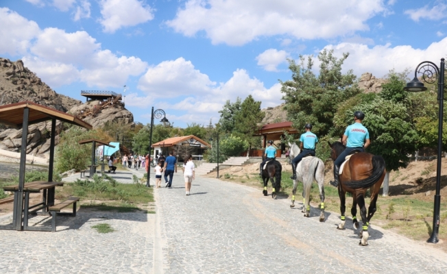 Kırıkkale'de atlı jandarma birlikleri devriyeye başladı