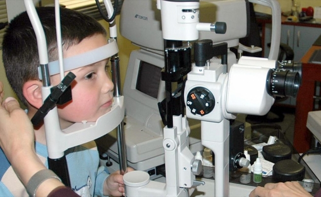 Okula yeni başlayan çocuklara göz muayenesi yaptırılması önerisi