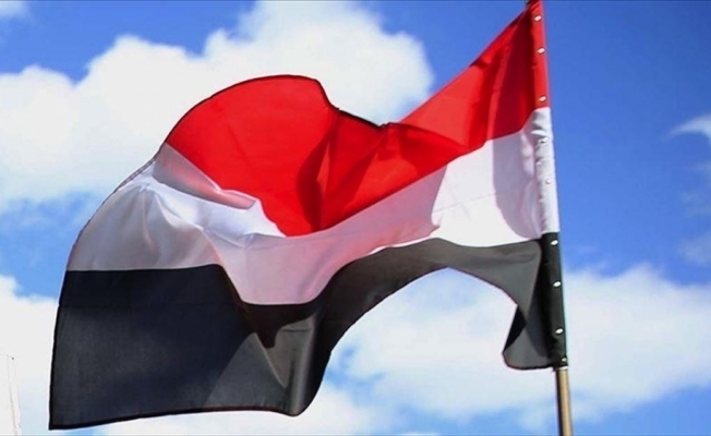 Yemen hükümeti, ülkede finansal işlemleri durdurdu