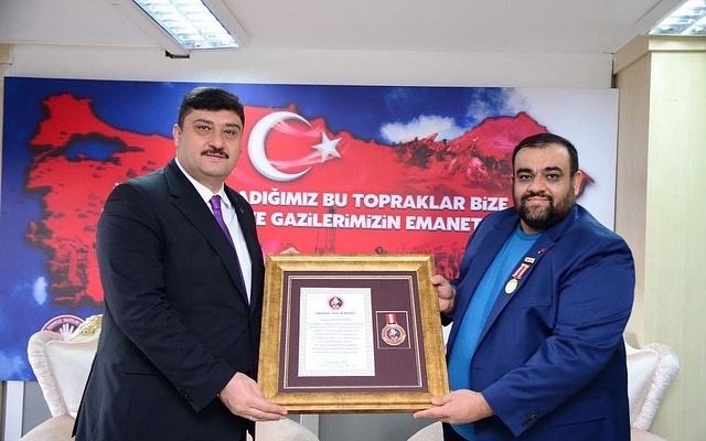 Kahramankazanlı gazilerden Belediye Başkanı Oğuz'a onursal üyelik beratı