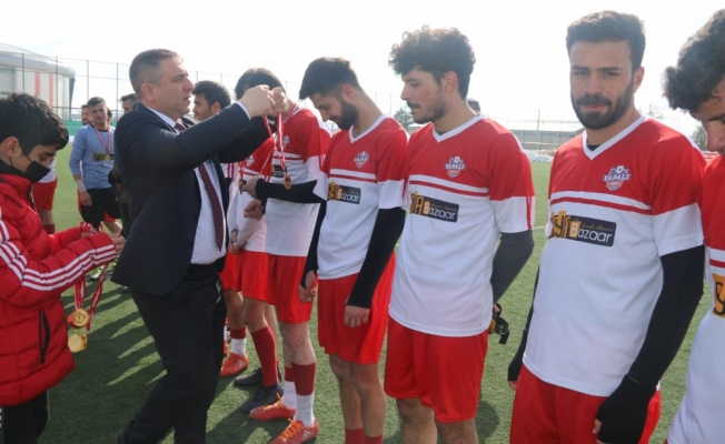 Ulaş'ta köyler arası futbol turnuvası düzenlendi