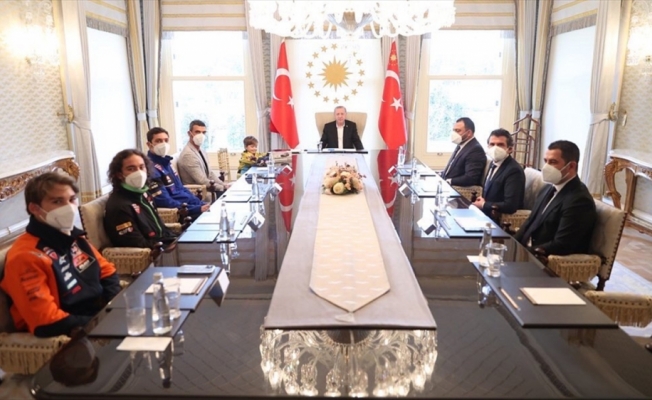 Cumhurbaşkanı Erdoğan, milli motosikletçileri kabul etti