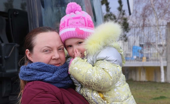 Ukrayna'da evleri bombalanan kadın, yaşadıklarını unutamıyor