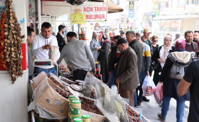 İç Anadolu'da ramazan öncesi çarşı ve pazarlarda yoğunluk yaşandı