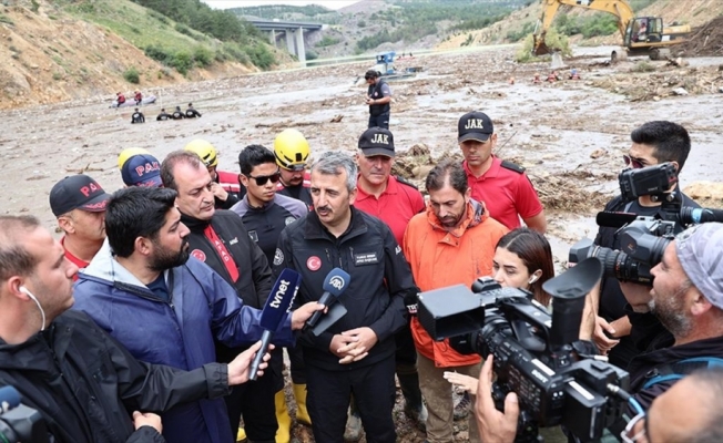 AFAD Başkanı Sezer, Çubuk 1 Barajı'ndaki arama-kurtarma çalışmalarını inceledi