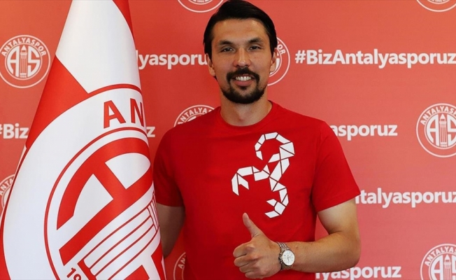 Antalyaspor, kaleci Alperen Uysal'ı renklerine bağladı