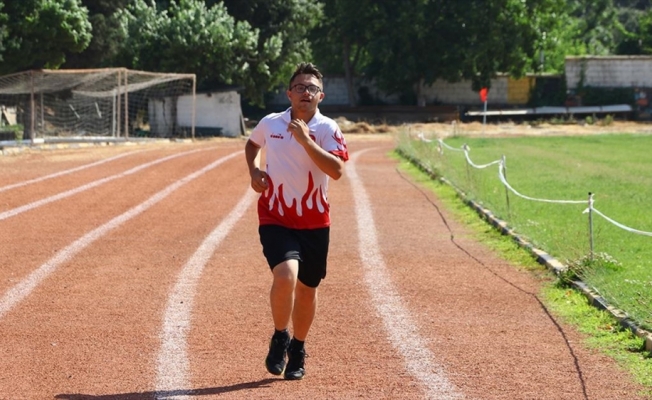 Down sendromlu milli atlet Emirhan, Dünya Şampiyonası'na hazırlanıyor