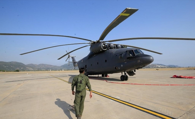 Dünyanın en büyük helikopterlerinden Mi26 Marmaris'te yangınla mücadele ediyor