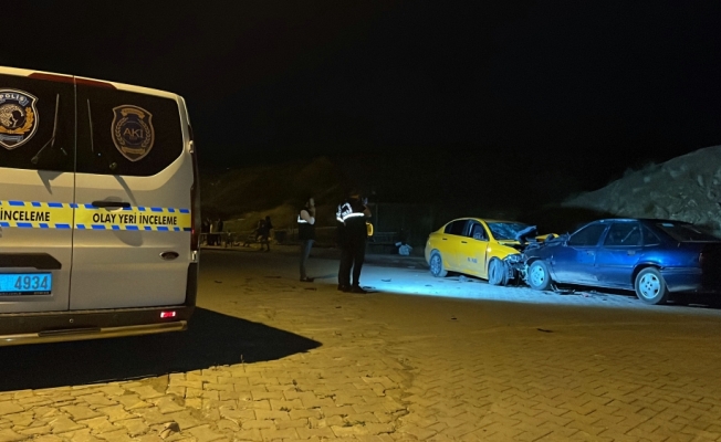 GÜNCELLEME 2 - Kırıkkale'de bir kişinin aracını düğündeki davetlilerin üzerine sürmesi sonucu 20 kişi yaralandı