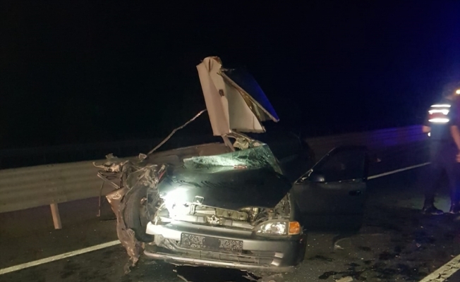 GÜNCELLEME - Mezuniyet törenine giden ailenin içinde bulunduğu aracın karıştığı kazada 1 kişi öldü
