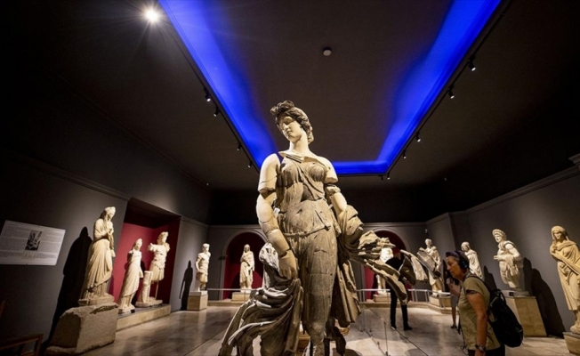 Heykel koleksiyonuyla tanınan Antalya Müzesi 100 yıldır ziyaretçilerini ağırlıyor