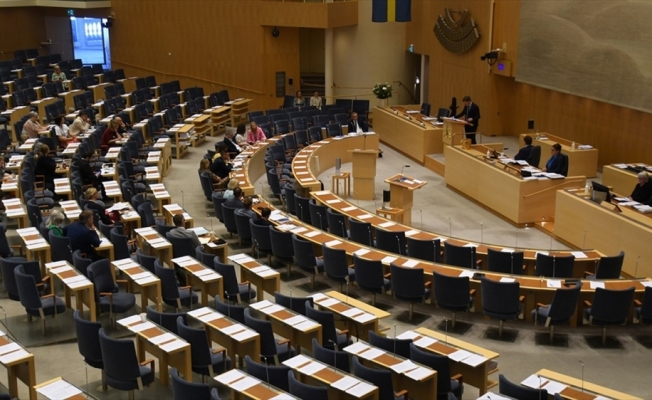 İsveç'te ek bütçe tasarısı, terör örgütü destekçisi vekilin oyuyla kabul edildi