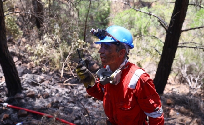 Marmaris'teki orman yangınını söndürme çalışmalarına gönüllülerden destek
