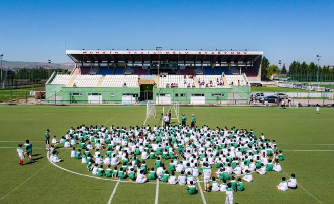 Sivas Belediyesi tarafından düzenlenen yaz spor okulları başladı