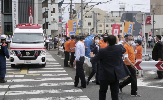 Abe Şinzo'yu öldürdüğü belirtilen saldırganın silah yapım videoları izlediği bildirildi