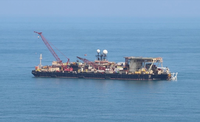 Karadeniz'deki doğal gazı taşıyacak boruların derin sulara serimi başladı