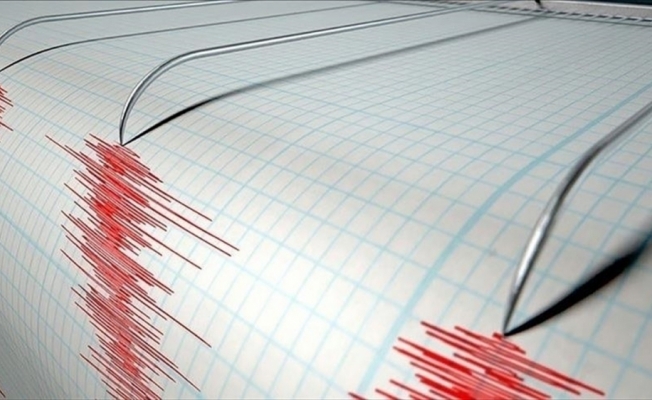Endonezya'da 6 büyüklüğünde deprem meydana geldi