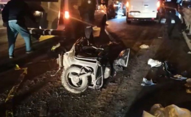 Ankara'da bariyerlere çarpan moto kurye hayatını kaybetti