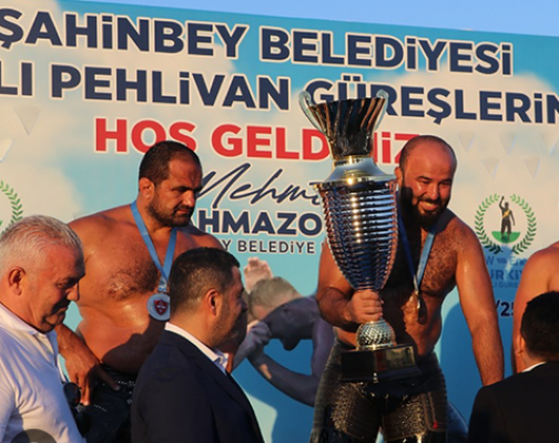 Türkiye Yağlı Güreş Ligi'nde Orhan Okulu zirvedeki yerini korudu