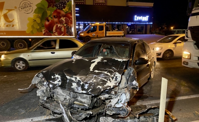 Aksaray'da otomobilin tırla çarpıştığı kazada bir kişi yaralandı