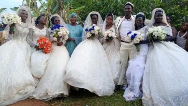 Bir adam 7 kadınla aynı anda evlendi
