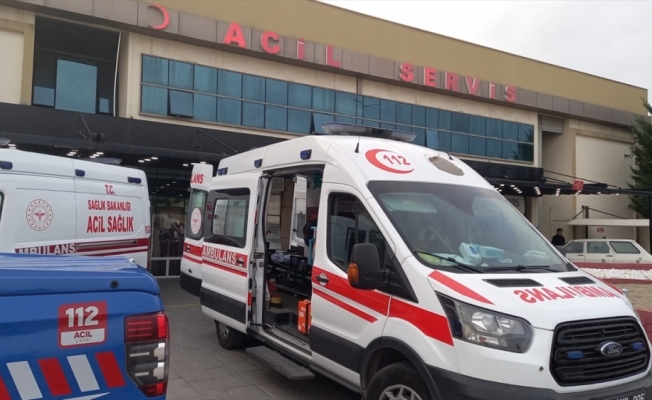 Ankara'da 12 işçi amonyak zehirlenmesi şüphesiyle hastaneye kaldırıldı
