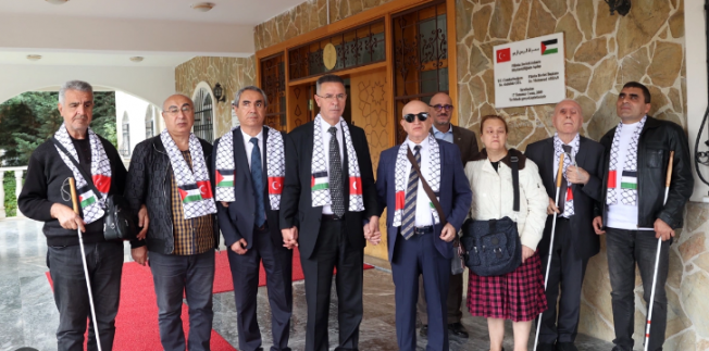 Altınokta Körler Derneği üyeleri Filistin Büyükelçiliği'ni ziyaret etti