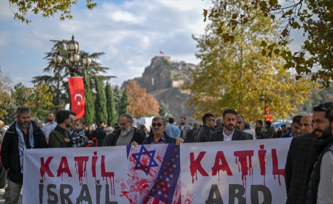 Ankara Filistin Dayanışma Platformu üyeleri, cuma namazı sonrası İsrail'i protesto etti
