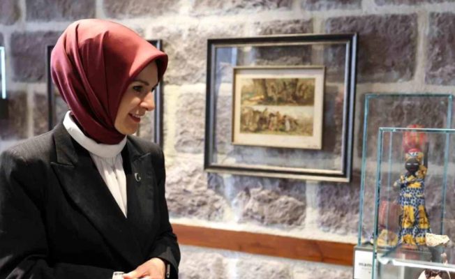 Aile ve Sosyal Hizmetler Bakanı Türkiye'nin ilk Anne Müzesi'ni gezdi