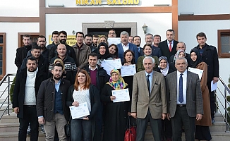 Akyurt'ta girişimci adayları sertifikalarını aldı