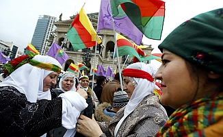 İki yüzlü Almanya: PKK'ya izin var, Türk bakanlara izin yok!