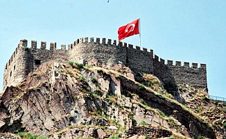 Ankara Kalesi Surlarında ölüm tehlikesi!