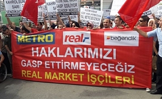 Real Marketler Zinciri çalışanları alacaklarının ödenmediği gerekçesiyle eylem yaptı!