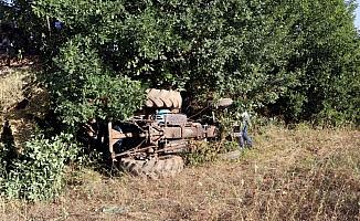 Çankırı'da traktör şarampole devrildi: 1 ölü, 1 yaralı