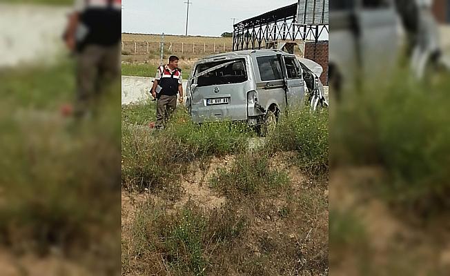 Eskişehir'de minibüs devrildi: 2 ölü, 8 yaralı
