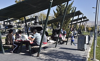 Büyükşehir'in Parklarında ''Pastırma Yazı'' Keyfi
