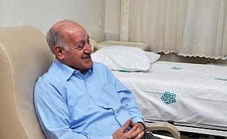 Kalp krizi geçiren eski büyükelçiye stent takıldı