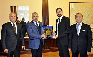Kayseri Büyükşehir Belediye Başkanı Çelik Macaristan'da
