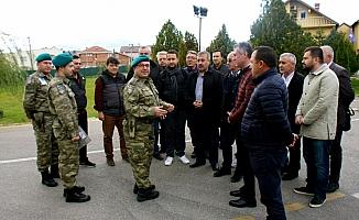 Kosova'daki Türk askerlerine ziyaret