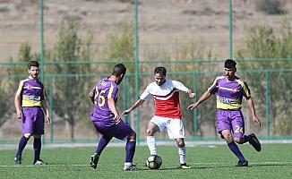 Suriyeliler futbol turnuvasında buluştu