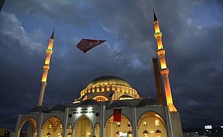 Kayseri'de Selimiye Camisi'nin benzeri 10 bin kişilik cami açıldı